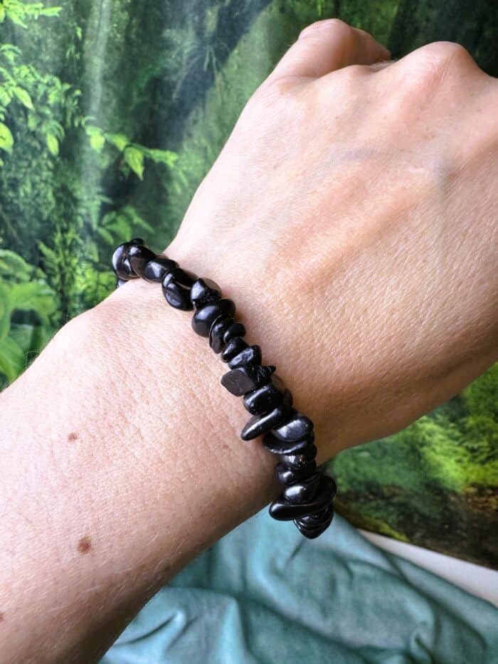 Schungit Splitterarmband – Erdung, Schutz & energetische Reinigung 4 Seelenbewusst