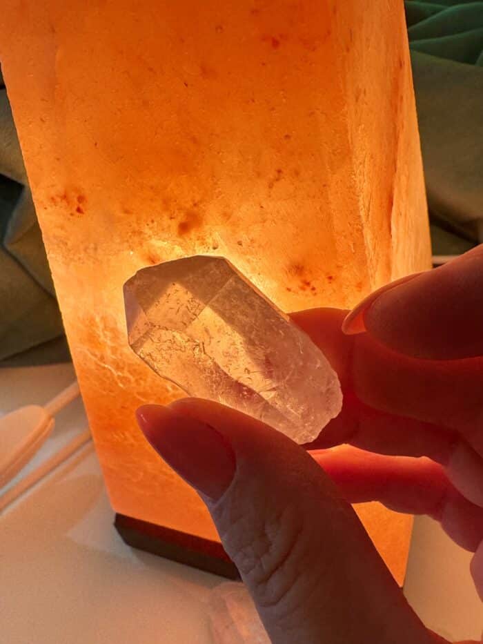 Lampe: Salzobelisk mit Bergkristallspitzen – Energiepyramide des Lichts – Bild 12