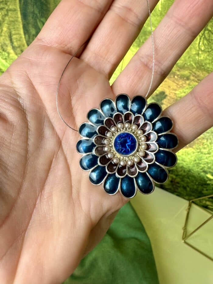 Blue Eye of Light – Amulettkette mit blauem Saphir-Zirkonia – Bild 3